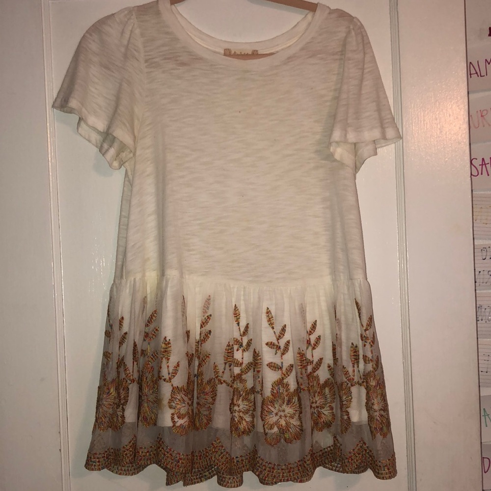Fun, Floral embroidered, white Altar’d State top